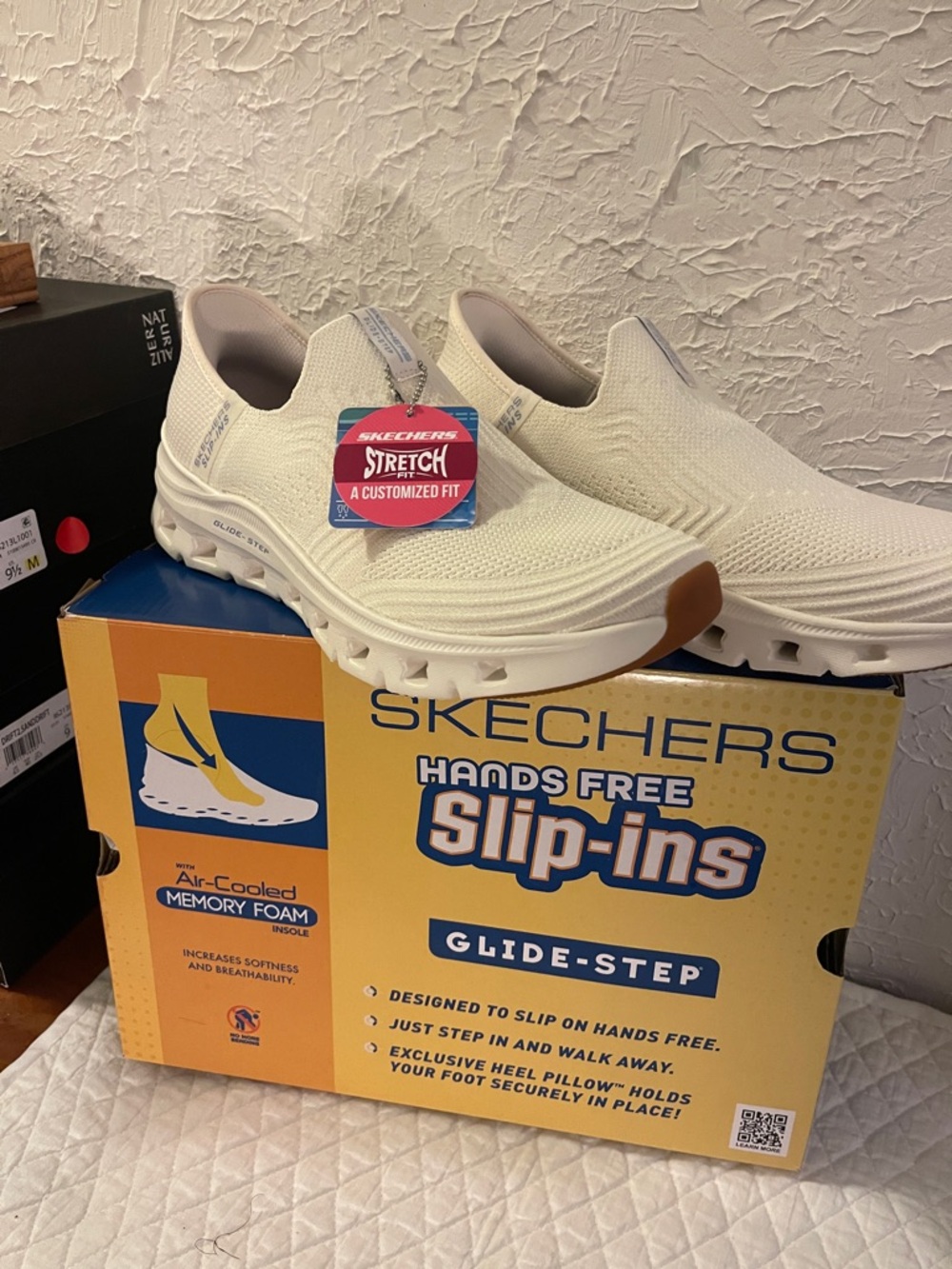 Skechers Glide-Step Hands-Free Slip-On Sneakers Size 9 M NWT